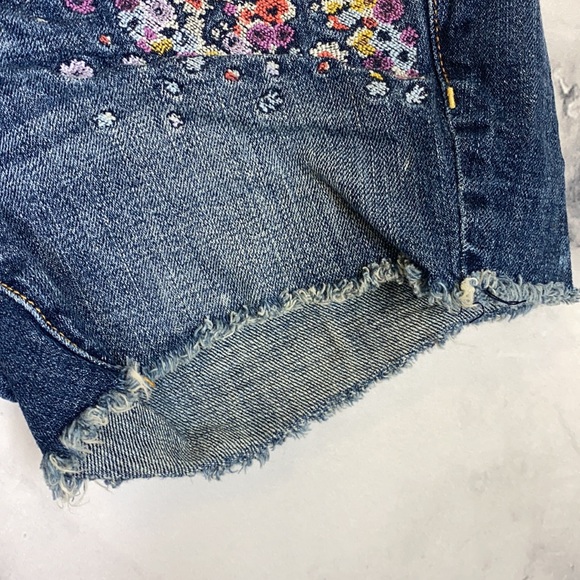 🎁 American Eagle embroider cut off jean shorts 4 - Picture 3 of 5